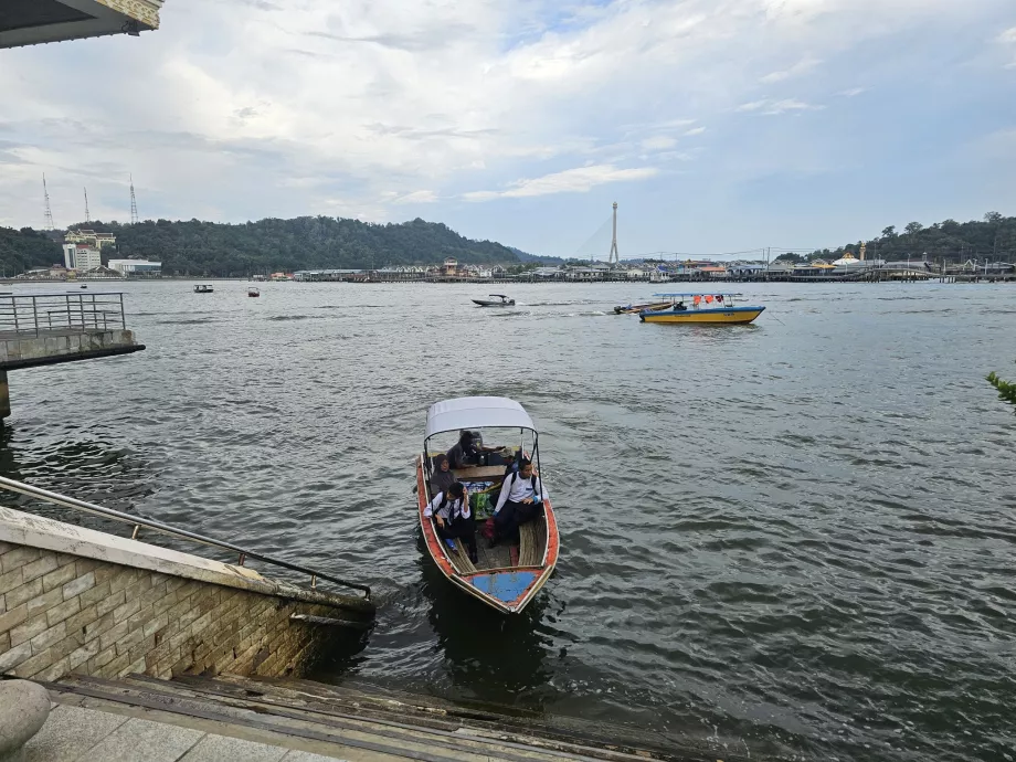 Ferry a Kampong Ayer