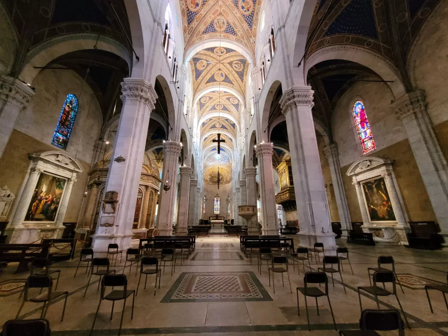 Interior de la catedral