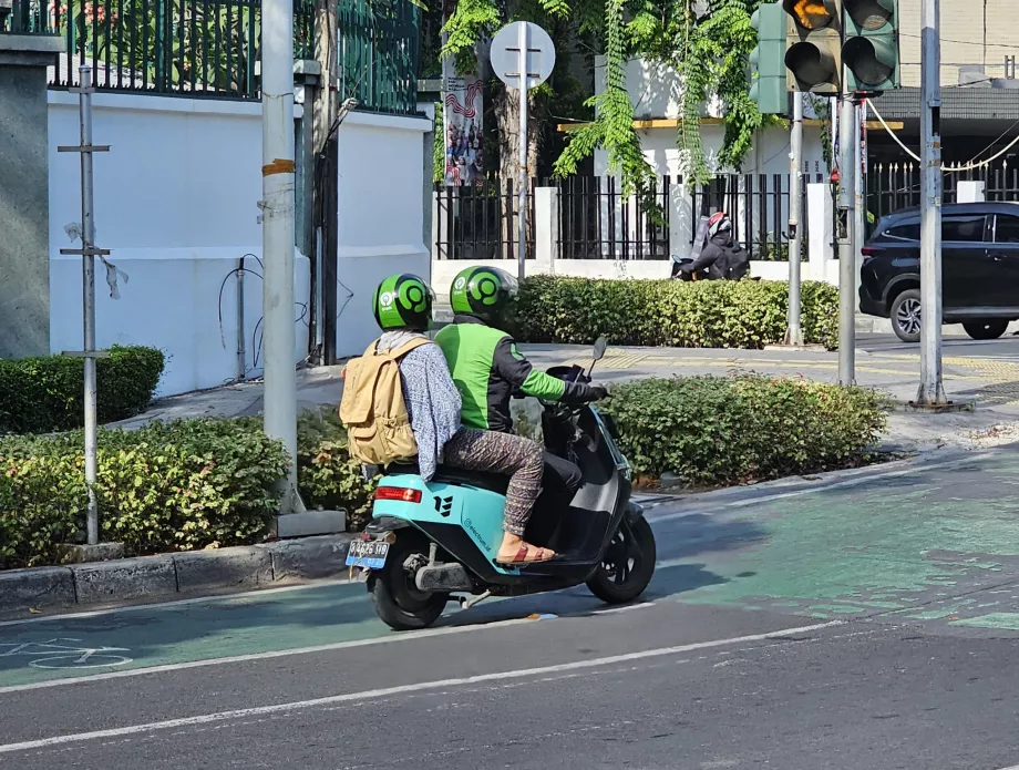 Moto GoJek