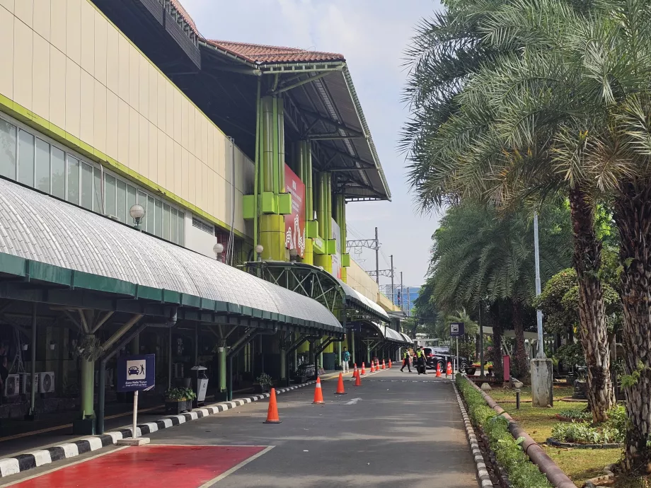 Estación de ferrocarril de Gambir