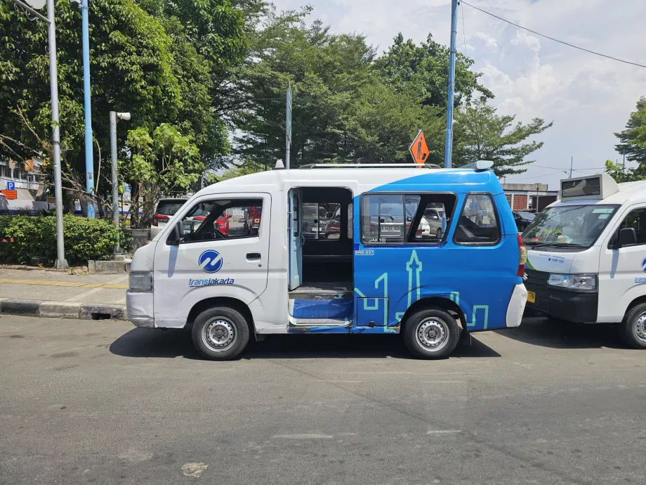 Minibús TransJakarta