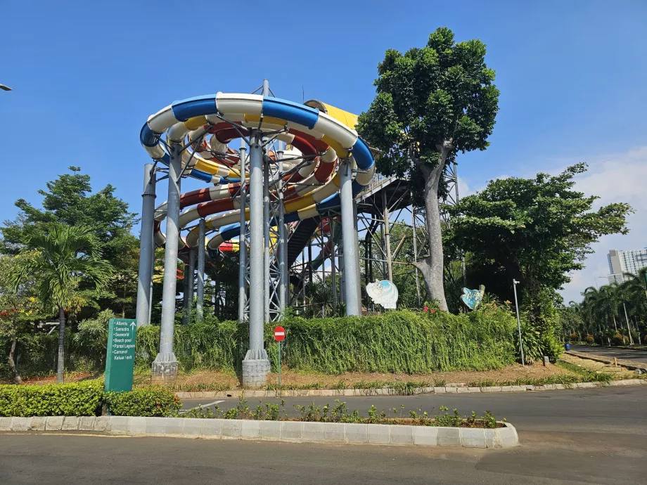 Toboganes en Ancol Park