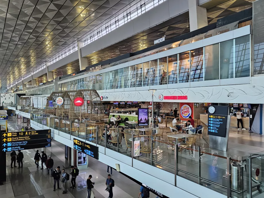 Restaurante en la zona de tránsito, Terminal 3