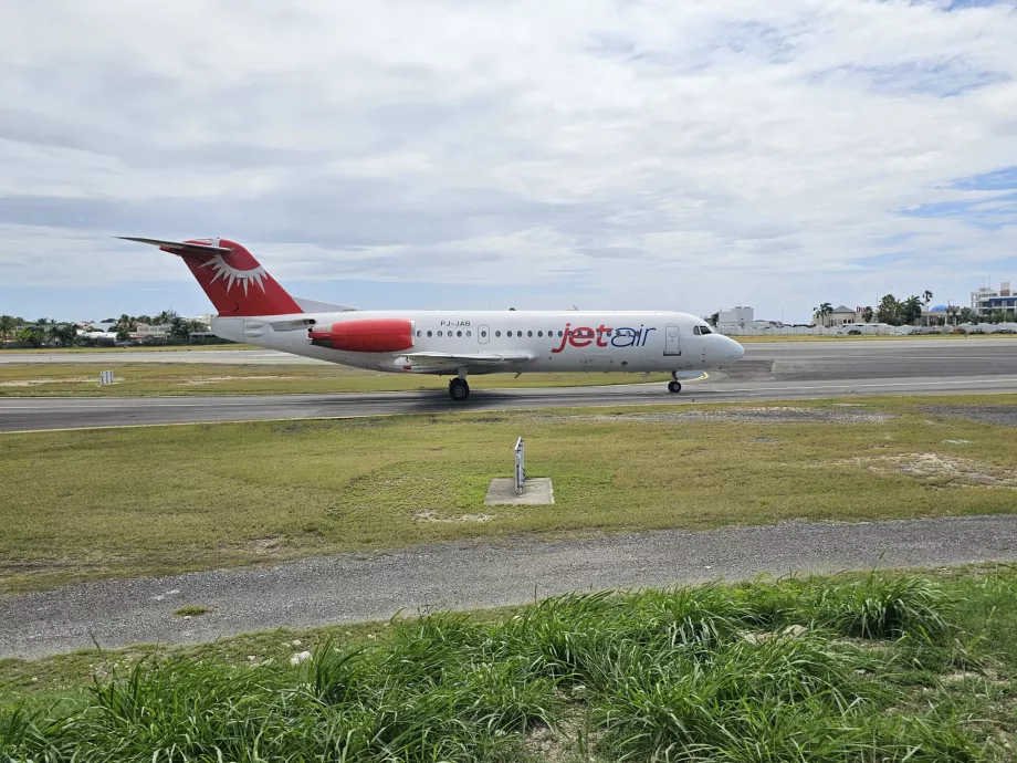 Fokker F70, aeropuerto de SXM