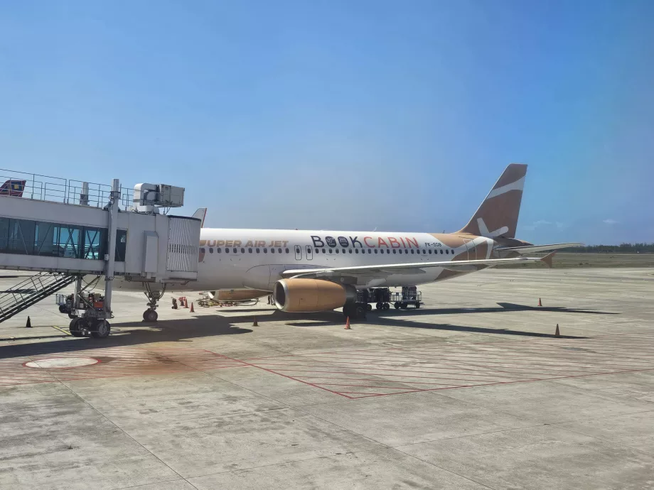 Super Air Jet, Airbus A320 en el aeropuerto de Yogyakarta YIA