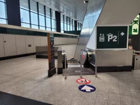 The way to the train down the escalator