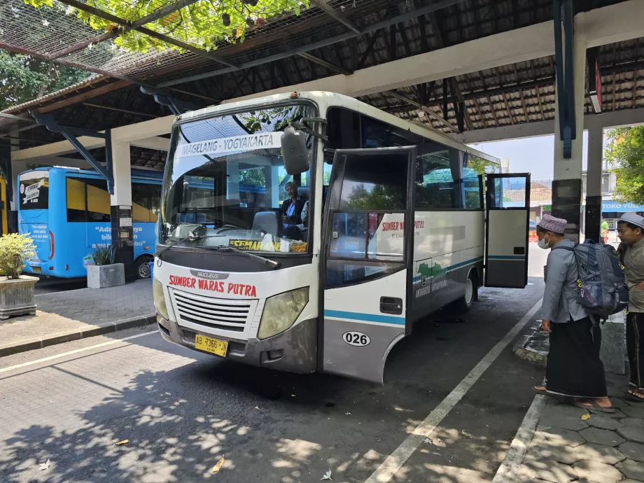 Autobús Yogyakarta - Magelang