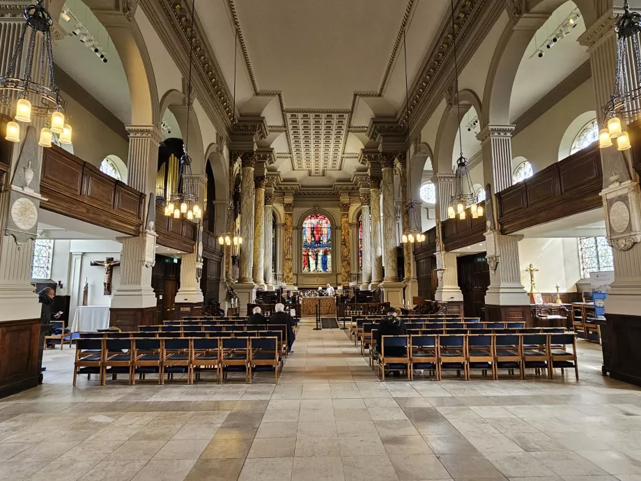 Interior de la catedral de San Felipe