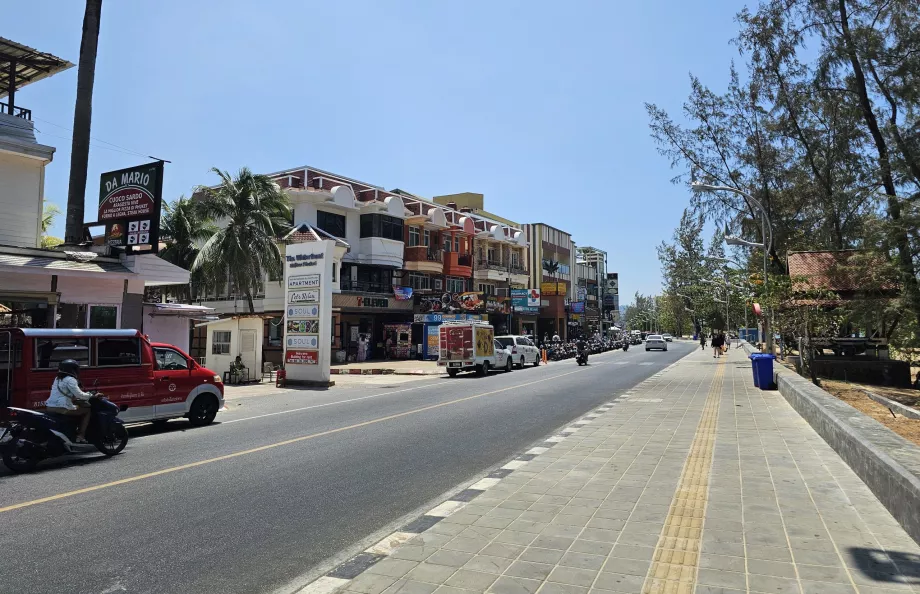 Paseo marítimo de Karon