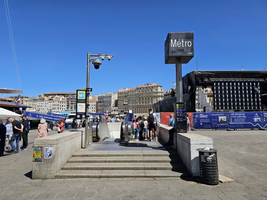 Entrada a la estación de metro