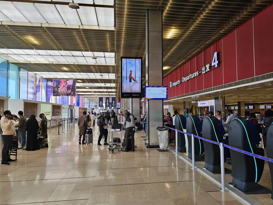 Terminal 4, sección de salidas