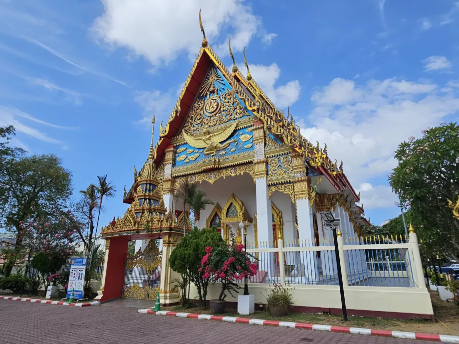 Templo en la ciudad de Phuket