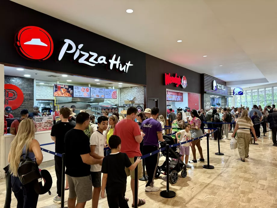 Restaurantes de comida rápida en el aeropuerto PUJ