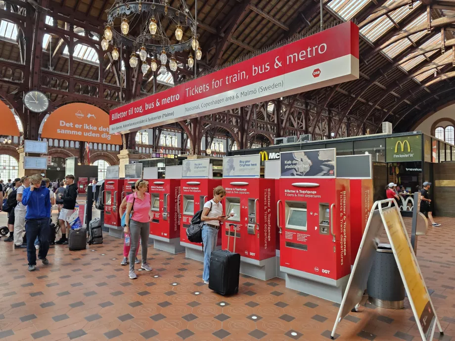 Máquinas expendedoras para el transporte público y los trenes - Estación Central de Copenhague