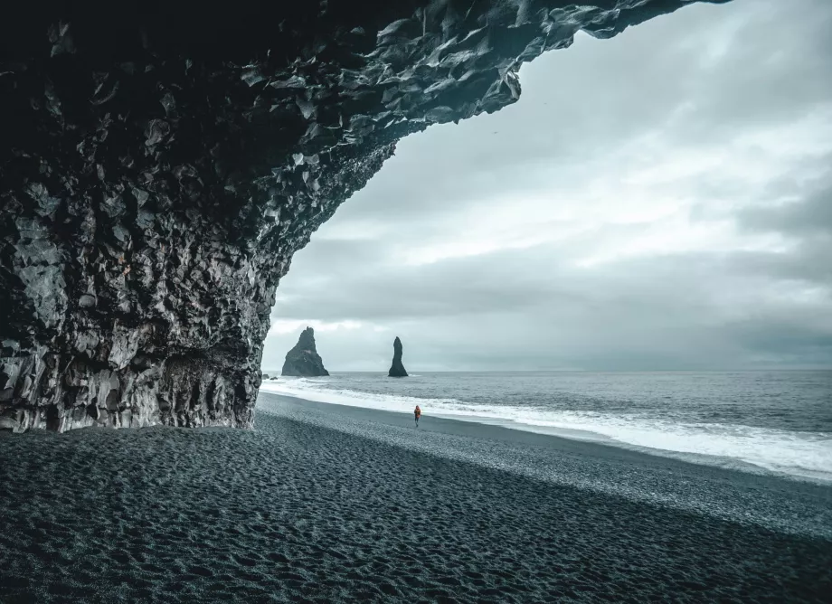 Cueva de Hálsanefshellir