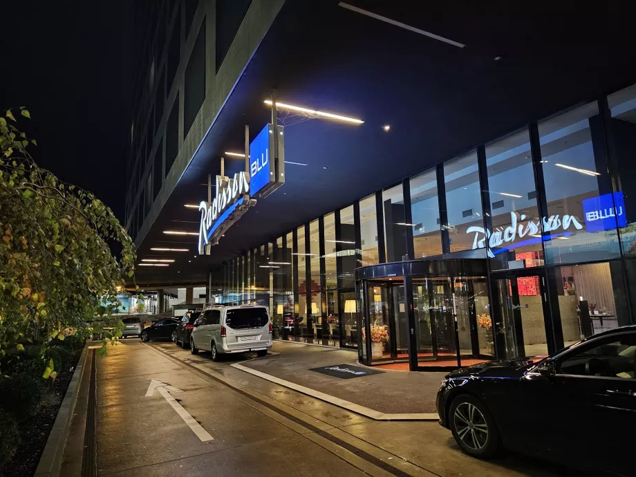 Hotel Radisson Blu, Aeropuerto ZRH