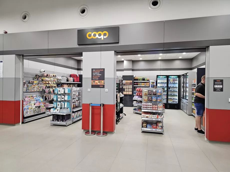 Coop en el aeropuerto de České Budějovice