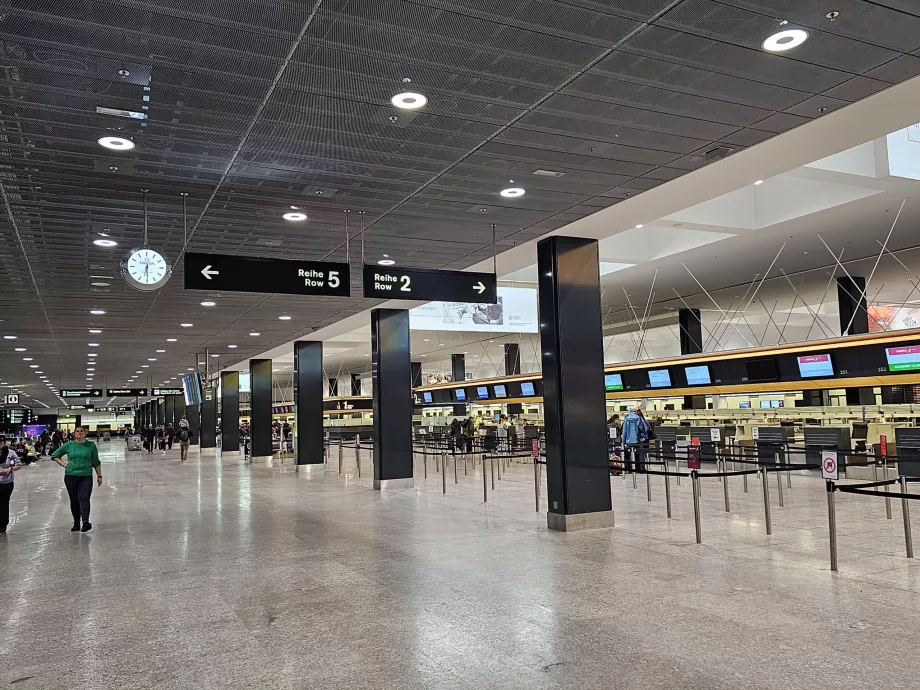 Sala de facturación del aeropuerto ZRH