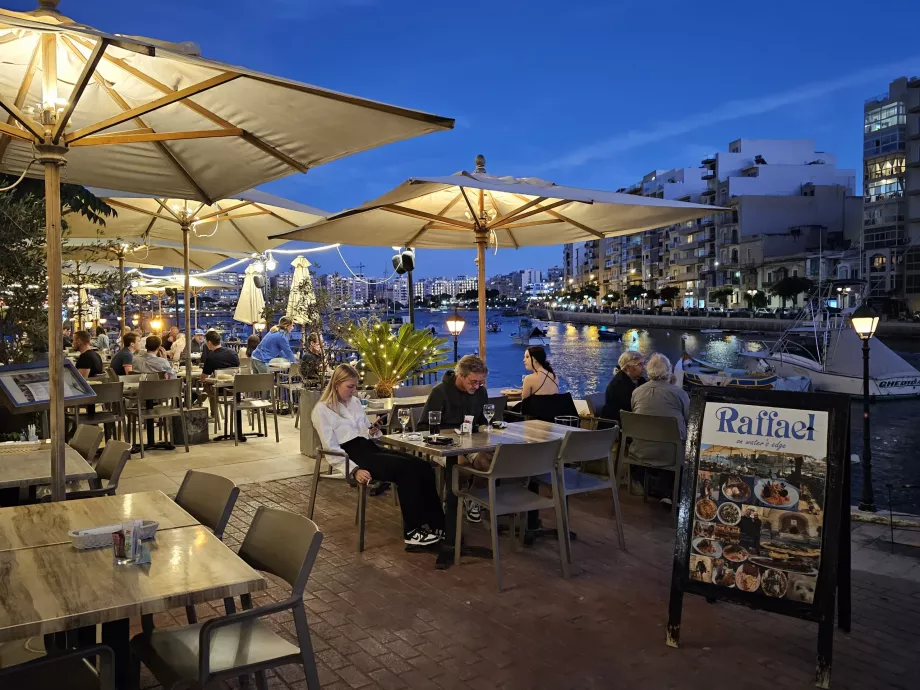 Paseo marítimo de Spinola Bay