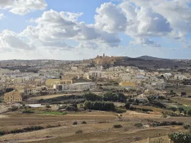 Vista de Cittadella desde la ciudad de Xaghra