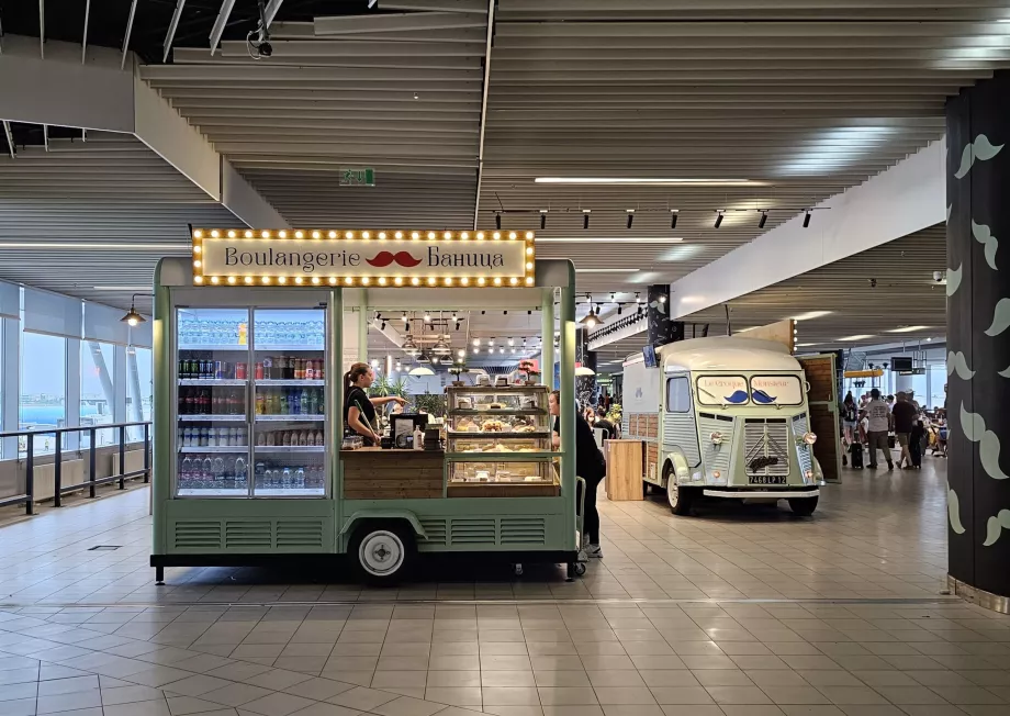 Bistro, Zona de Tránsito, Terminal 2