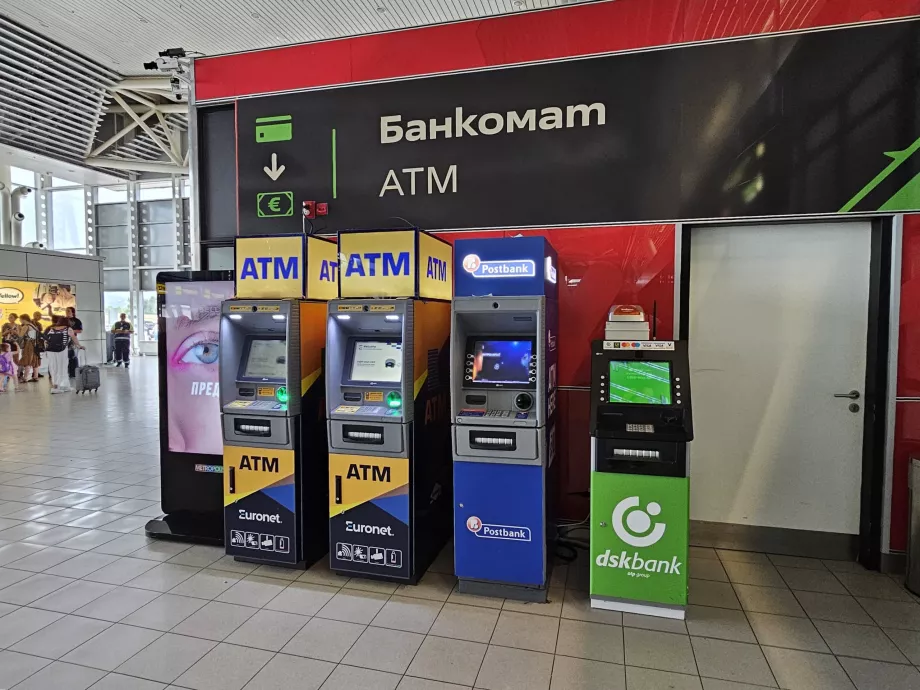 Cajeros automáticos en la Terminal 2