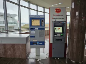 Máquina expendedora de billetes sencillos en el metro