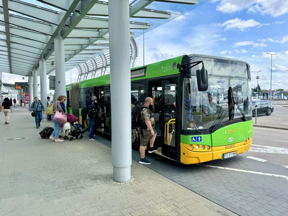 Autobús número 159 desde el aeropuerto de Poznan