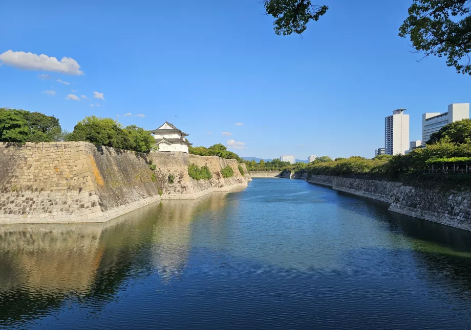 Castillo de Osaka, murallas y foso