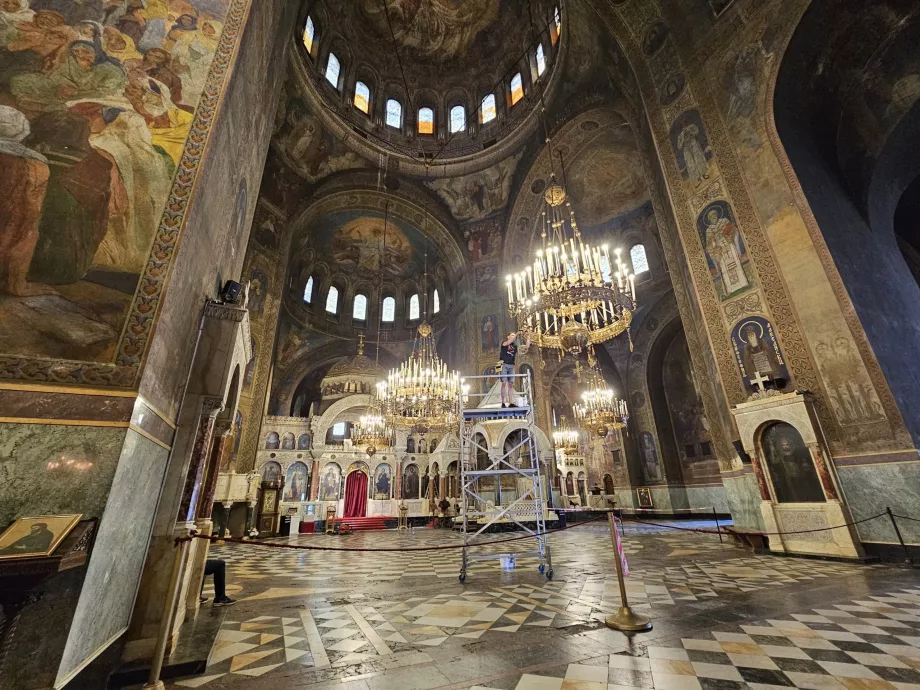 Interior de la catedral de Alejandro Nevski