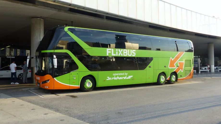 Flixbus en el aeropuerto de Viena