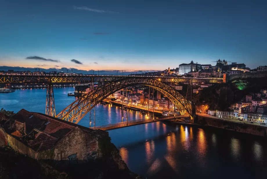 Puente en la oscuridad