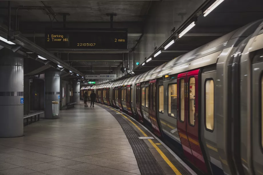 Tipo de metro más espacioso: subterráneo